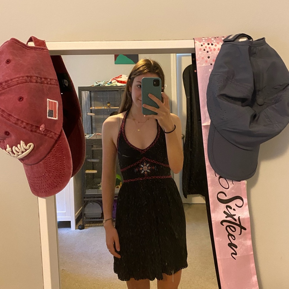 Hollister- Black flowy dress with design
